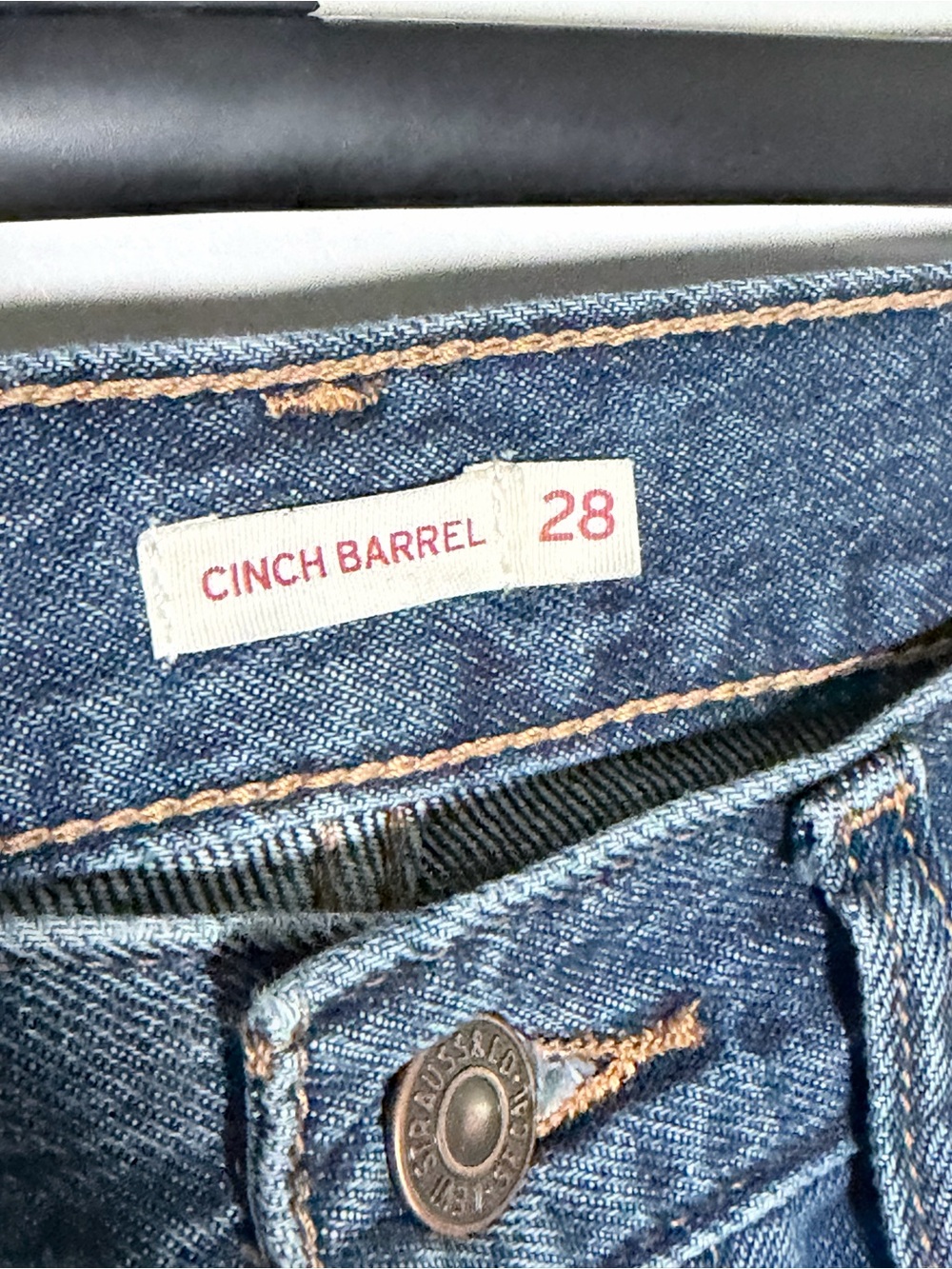 Levi's Women's Cinch Waist Barrel Jeans - Picture 6 of 15